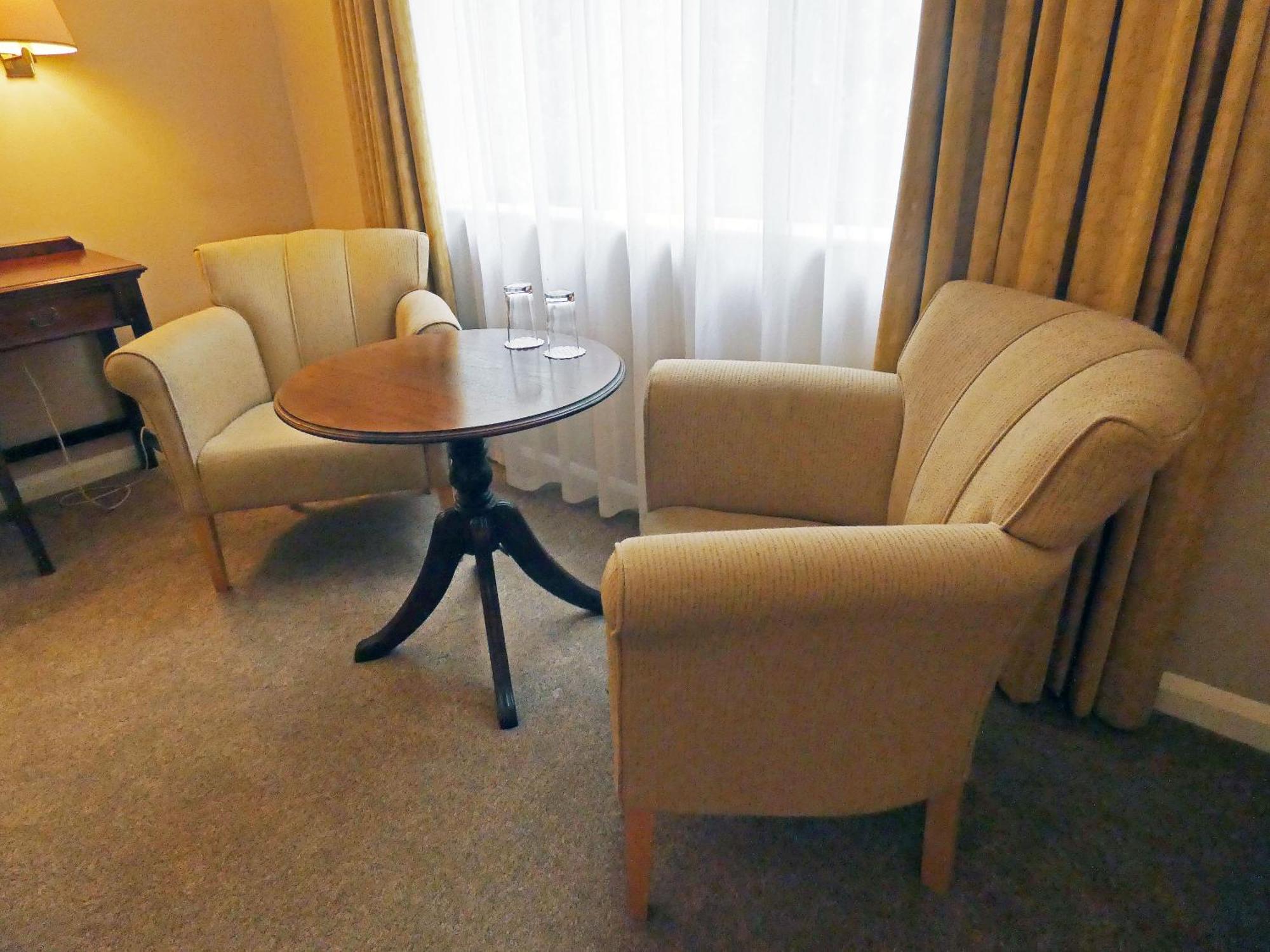 Urban Hotel Грантем Экстерьер фото