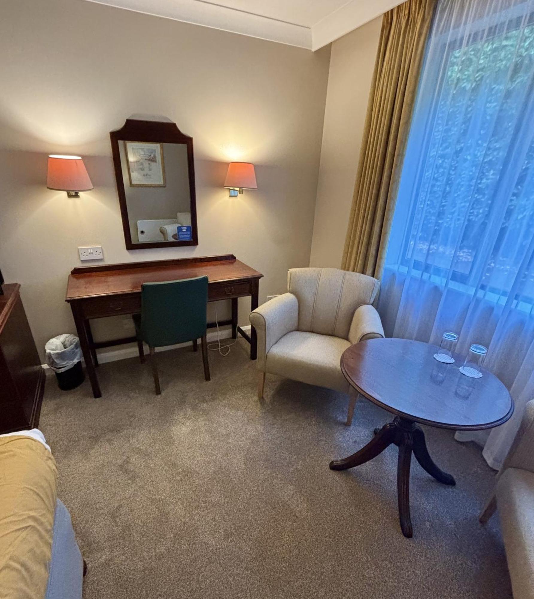 Urban Hotel Грантем Экстерьер фото