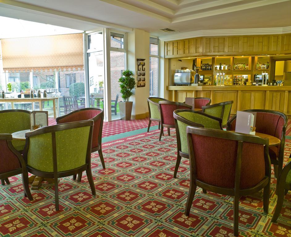 Urban Hotel Грантем Экстерьер фото